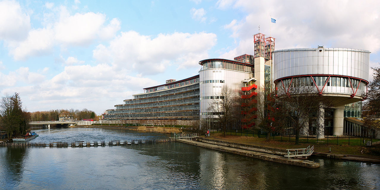 Edificio della Corte Europea dei Diritti dell'Uomo (Fonte: CherryX per Wikimedia Commons)