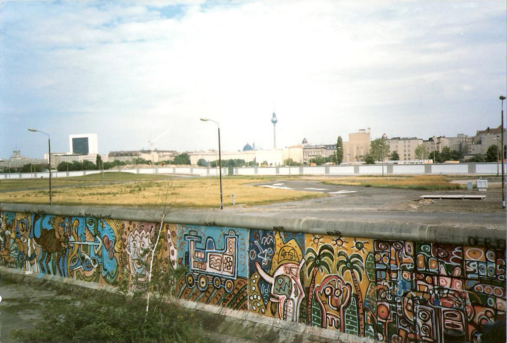 Il muro di Berlino nell'estate 1985 - via Chez Eskay.